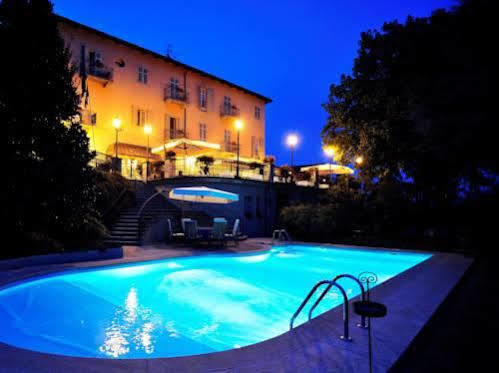 Ca' Vittoria Hotel Tigliole ภายนอก รูปภาพ